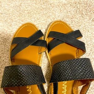 Kaanas low flat espadrille sandals